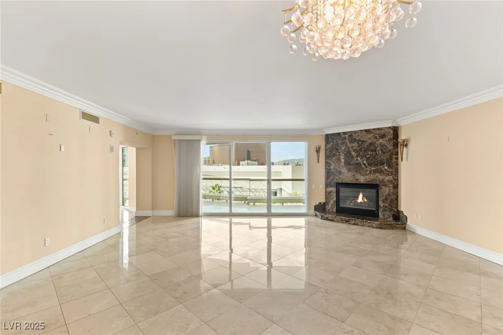 2857 Paradise, Las Vegas, NV 89109