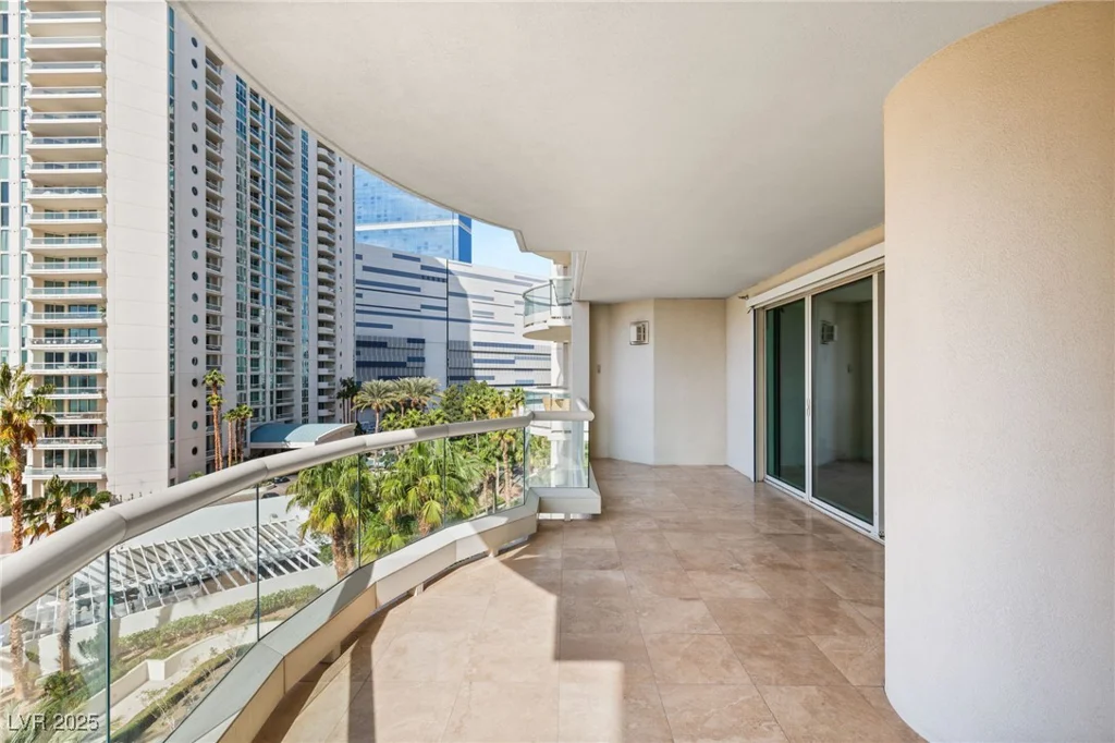 2857 Paradise, Las Vegas, NV 89109