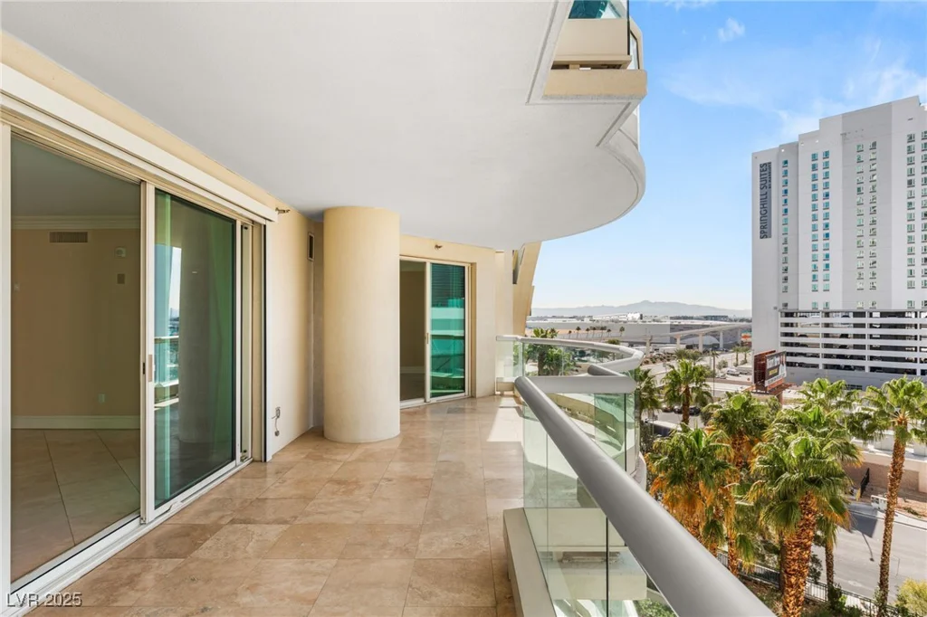 2857 Paradise, Las Vegas, NV 89109
