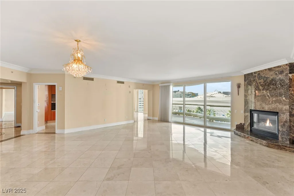 2857 Paradise, Las Vegas, NV 89109