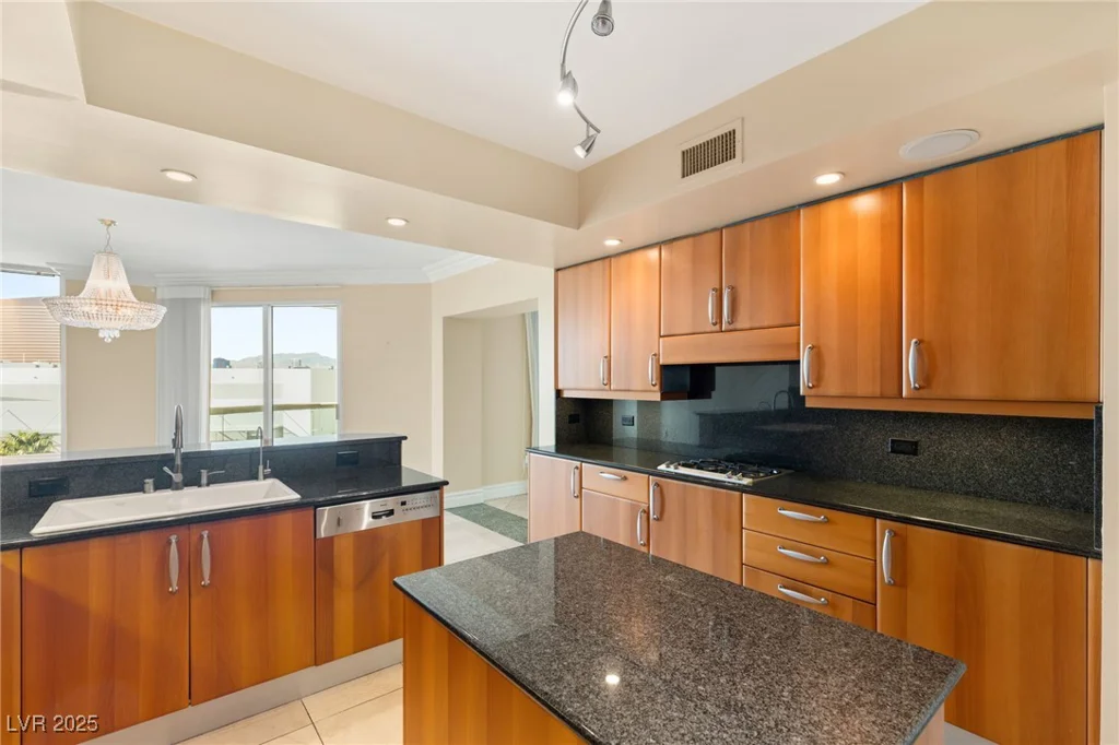 2857 Paradise, Las Vegas, NV 89109
