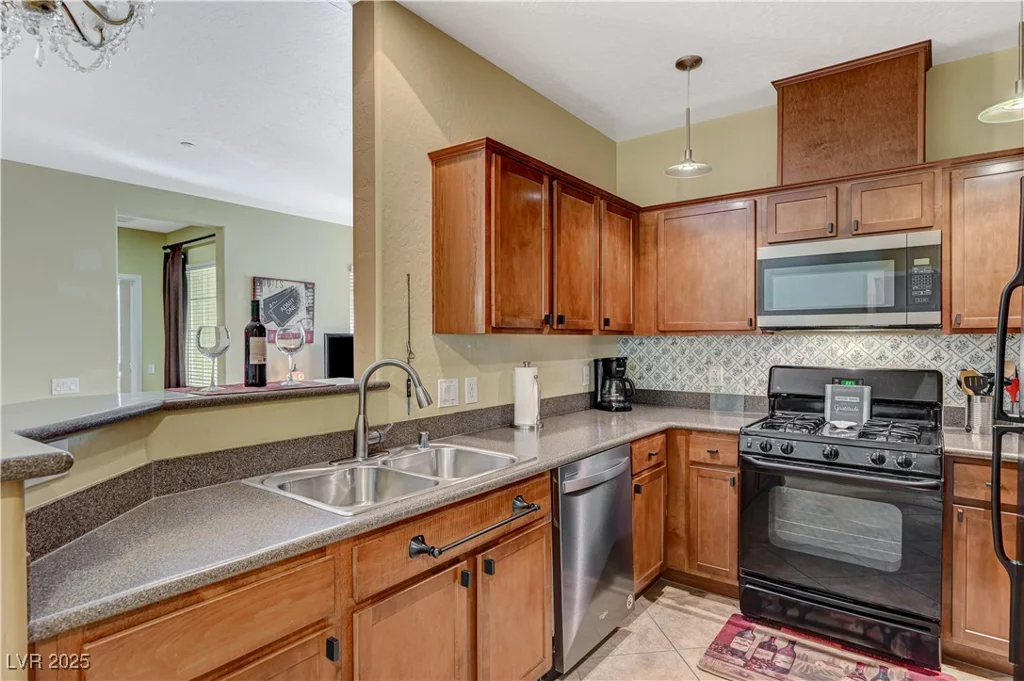 8324 Charleston, Las Vegas, NV 89117