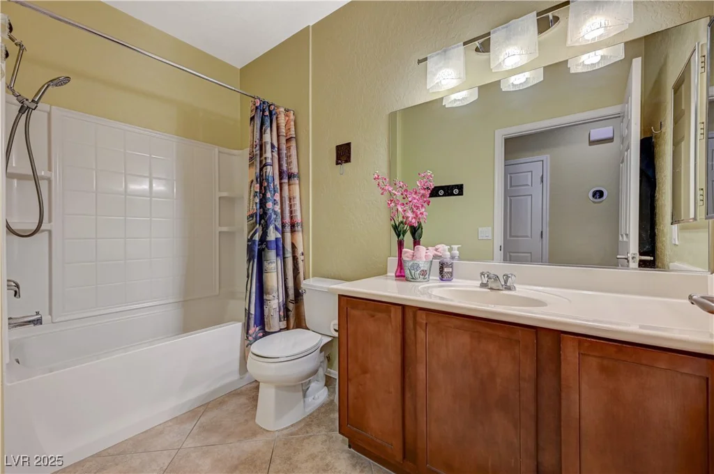 8324 Charleston, Las Vegas, NV 89117