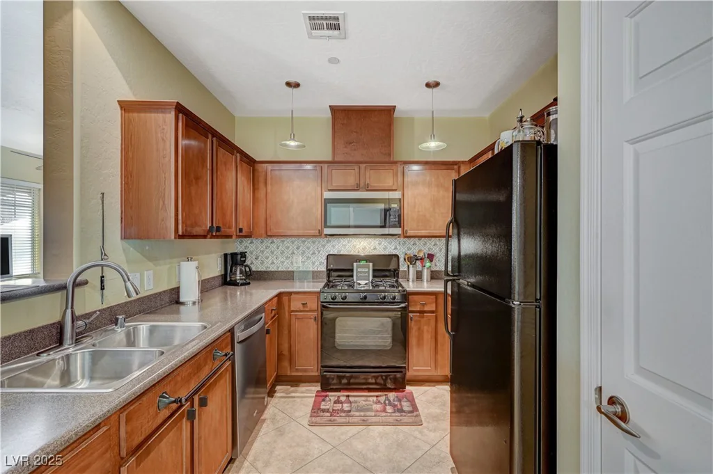 8324 Charleston, Las Vegas, NV 89117