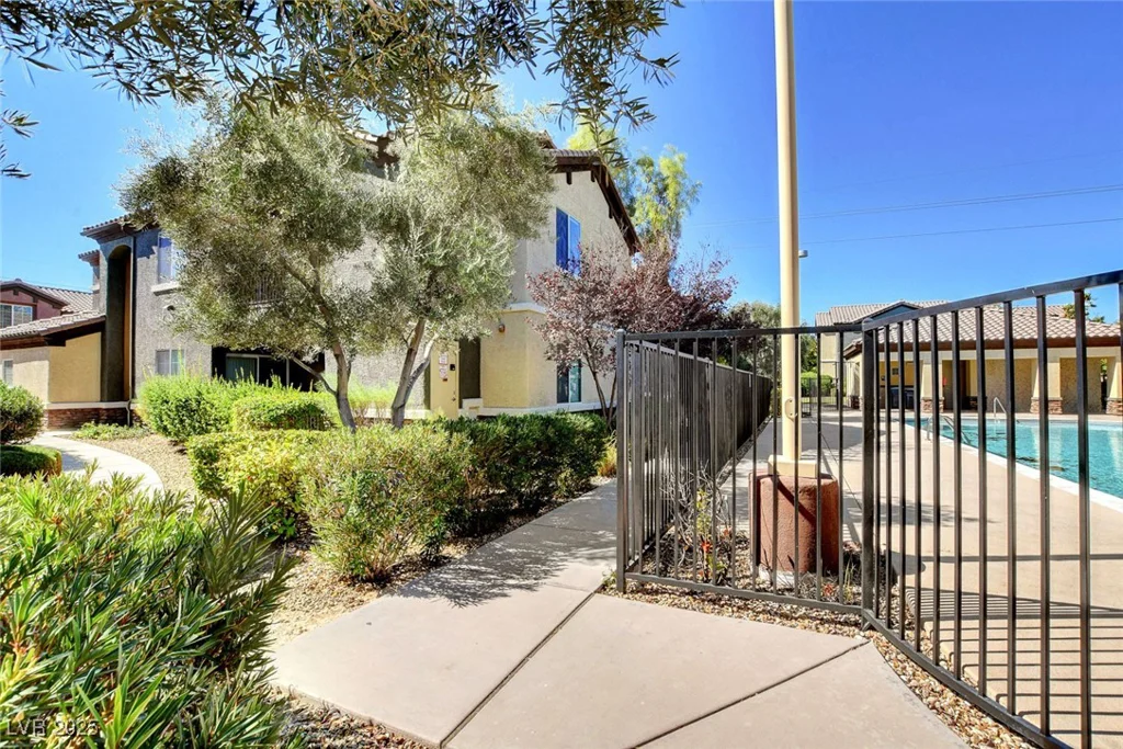 8324 Charleston, Las Vegas, NV 89117