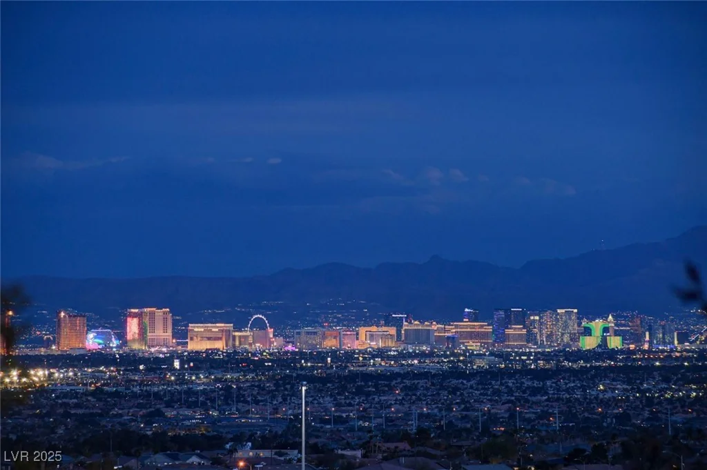 6828 Sumatra, Las Vegas, NV 89166
