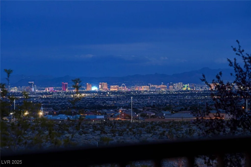6828 Sumatra, Las Vegas, NV 89166