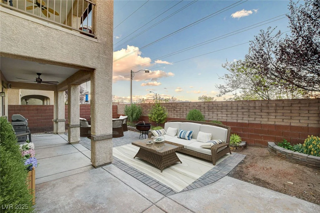 6828 Sumatra, Las Vegas, NV 89166