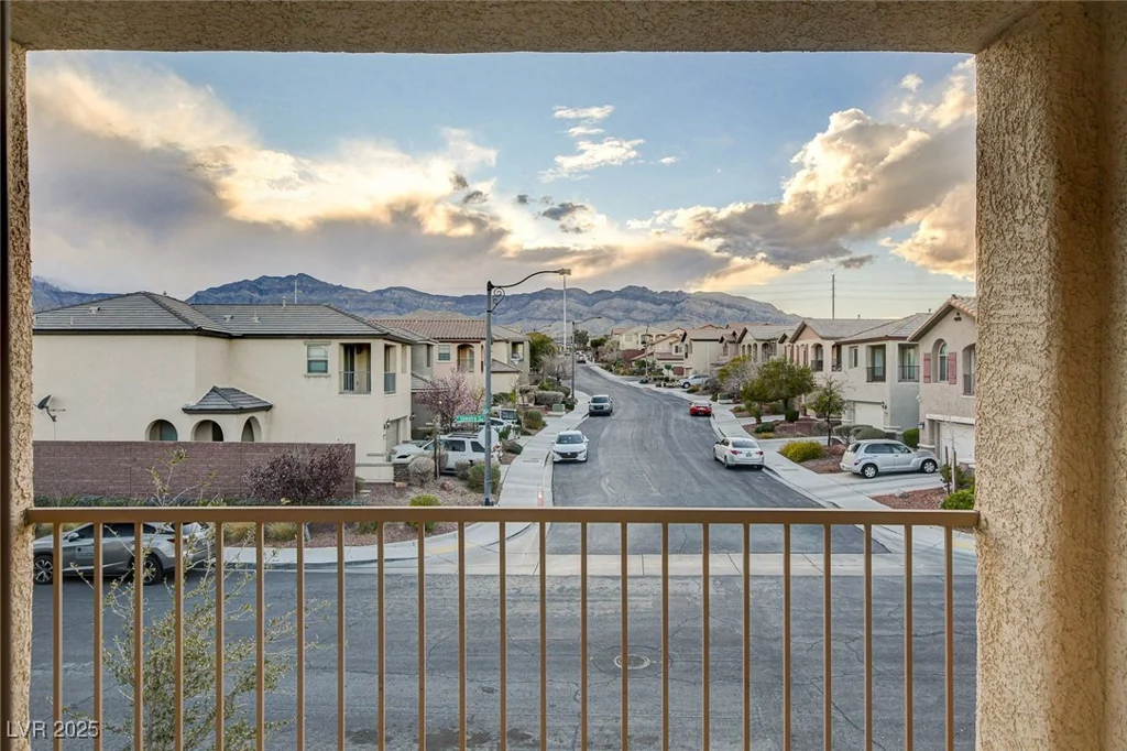 6828 Sumatra, Las Vegas, NV 89166