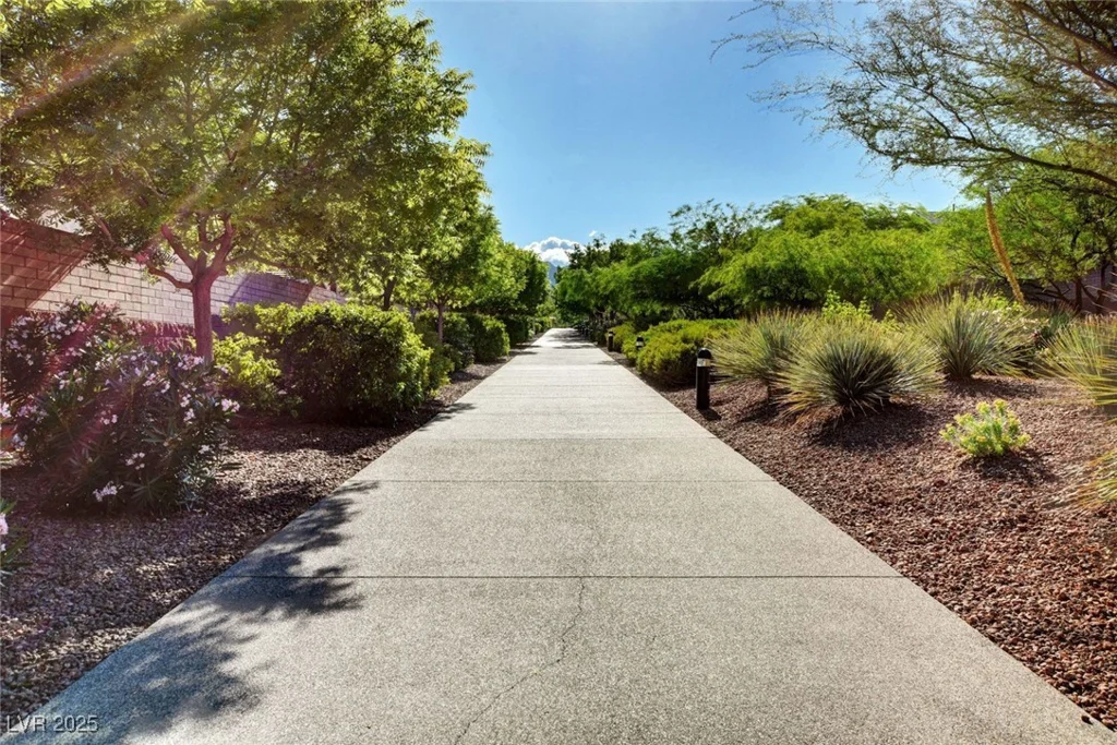 6828 Sumatra, Las Vegas, NV 89166