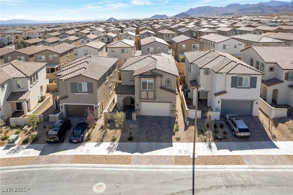 10619 Carnes, Las Vegas, NV 89166
