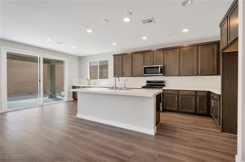 10619 Carnes, Las Vegas, NV 89166