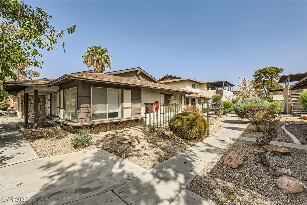 2916 Karen, Las Vegas, NV 89121