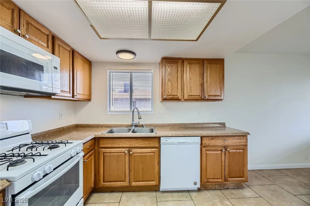2916 Karen, Las Vegas, NV 89121