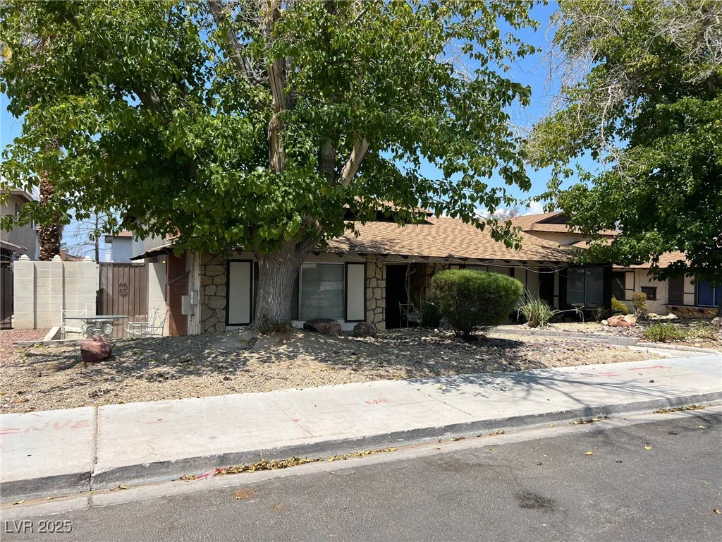 2916 Karen, Las Vegas, NV 89121