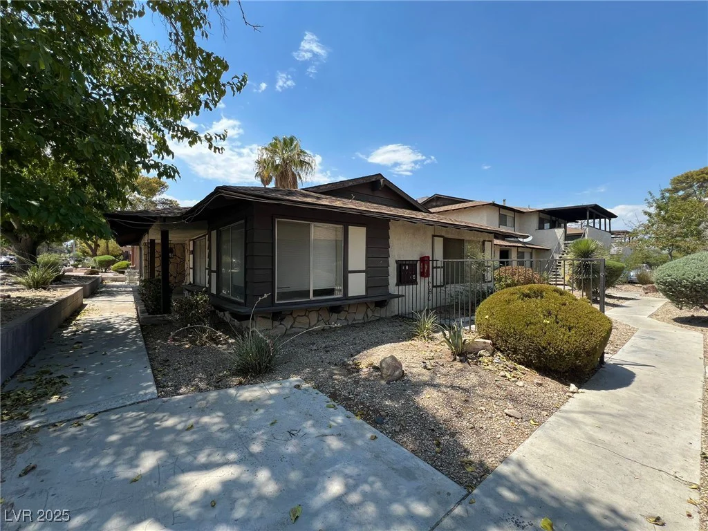 2916 Karen, Las Vegas, NV 89121