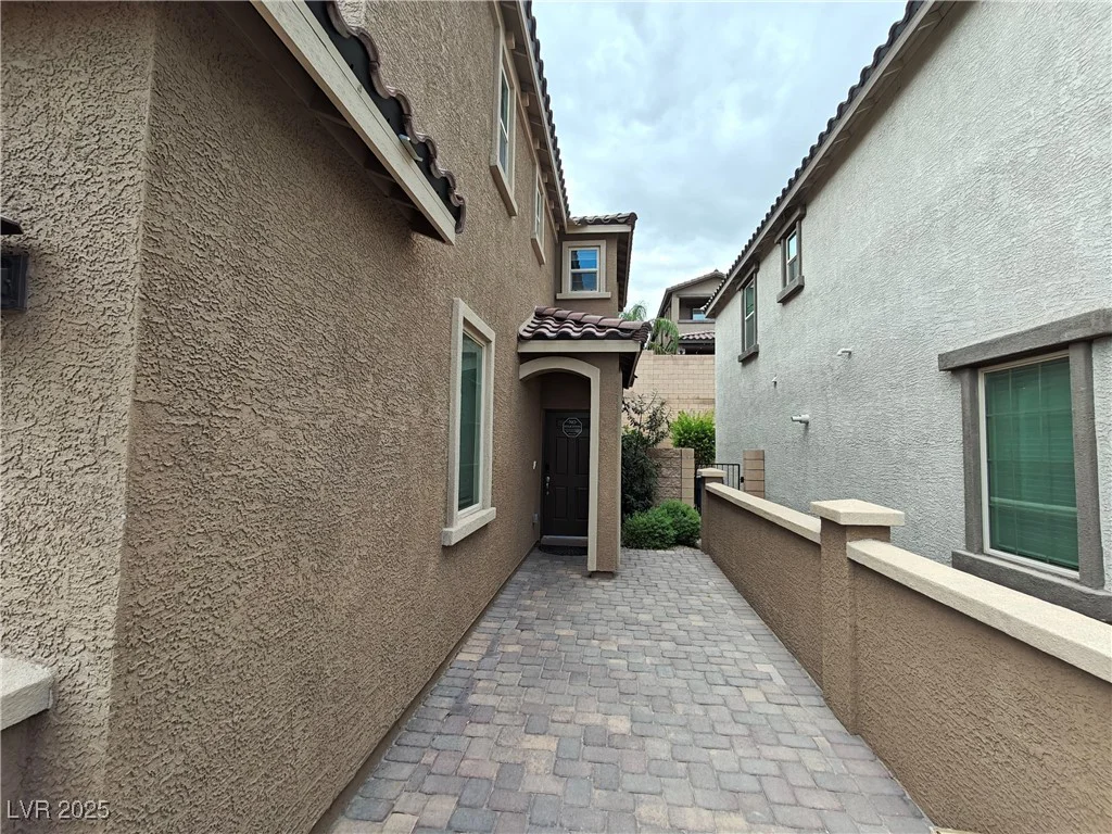 8105 Switchback Run, Las Vegas, NV 89166
