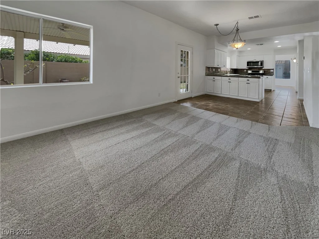 6913 Mill Creek, Las Vegas, NV 89149