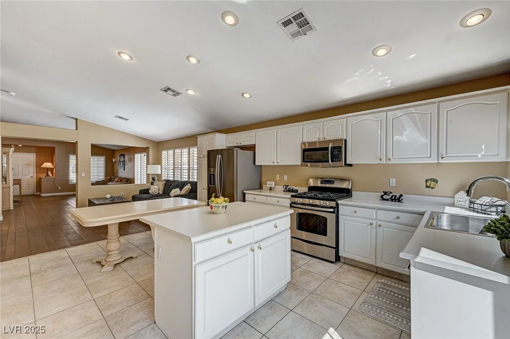 280 Pear Meadow, Henderson, NV 89012