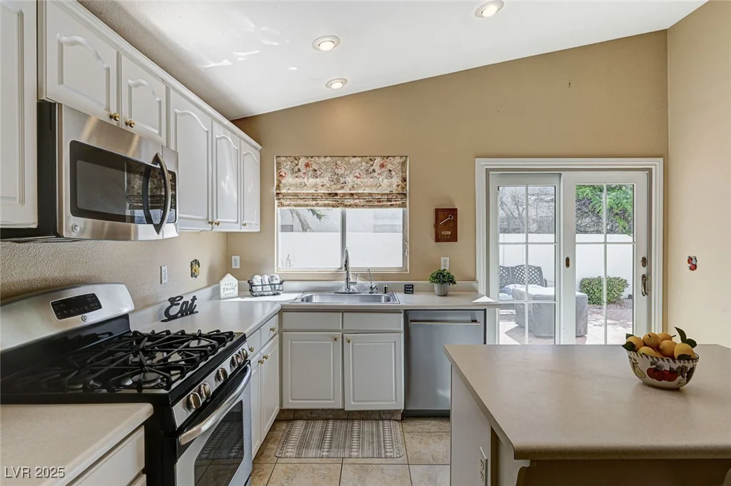 280 Pear Meadow, Henderson, NV 89012