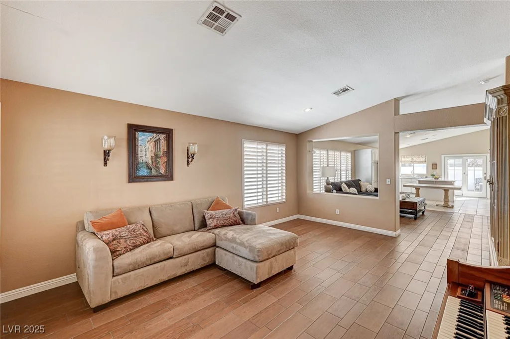 280 Pear Meadow, Henderson, NV 89012