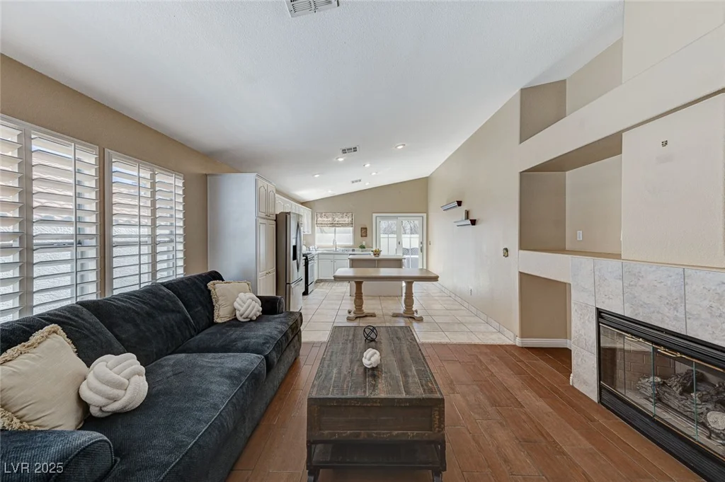 280 Pear Meadow, Henderson, NV 89012