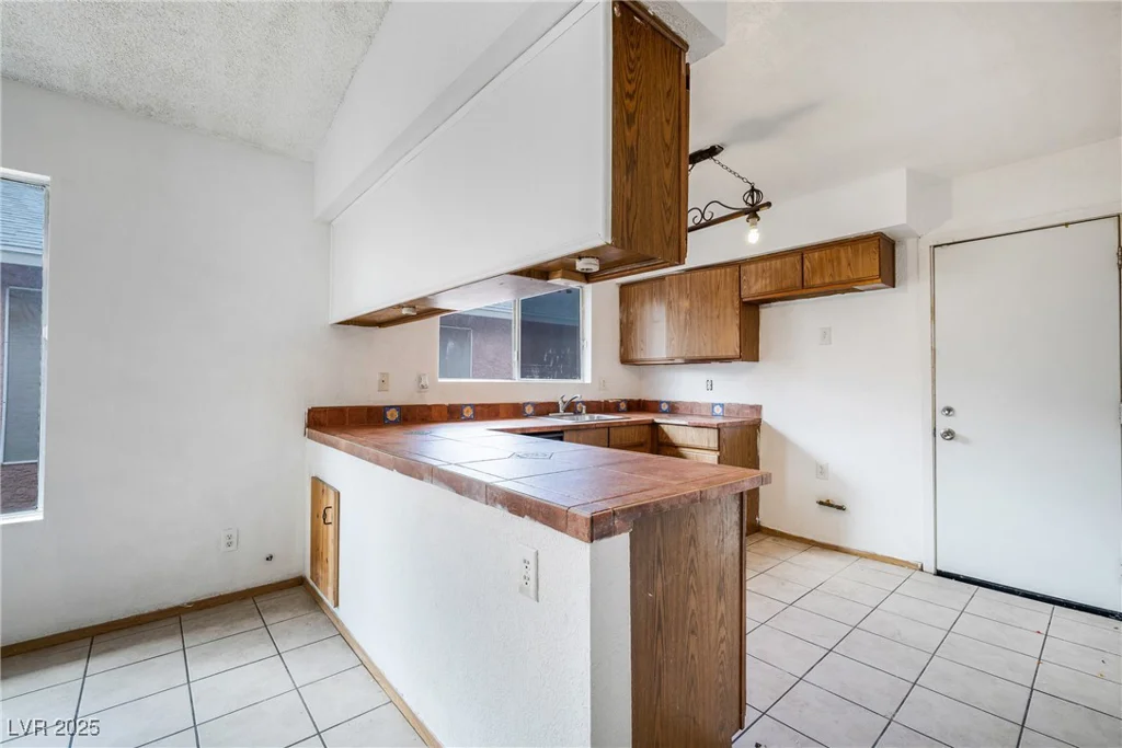 516 Tabony, Henderson, NV 89011