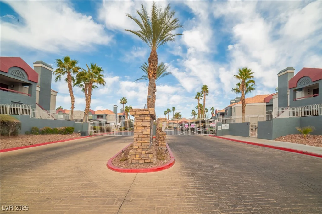 8600 Charleston, Las Vegas, NV 89117