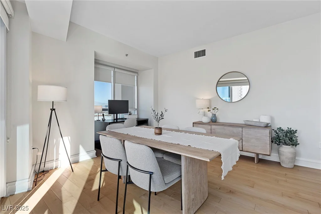 2700 Las Vegas, Las Vegas, NV 89109