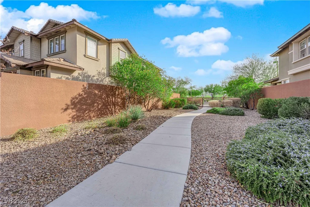 10223 Aragon Crown, Las Vegas, NV 89135
