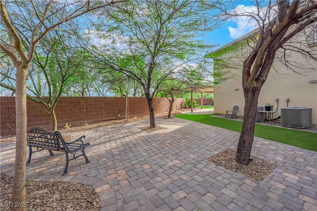 10223 Aragon Crown, Las Vegas, NV 89135