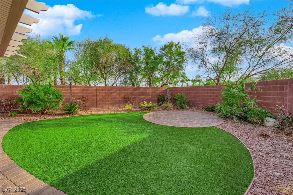 10223 Aragon Crown, Las Vegas, NV 89135
