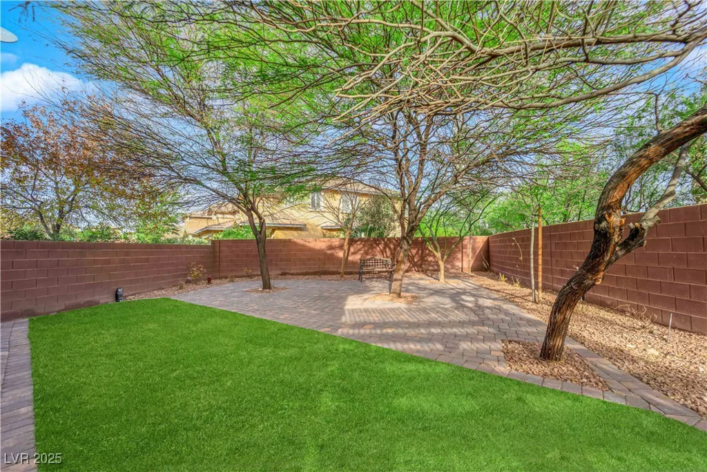 10223 Aragon Crown, Las Vegas, NV 89135
