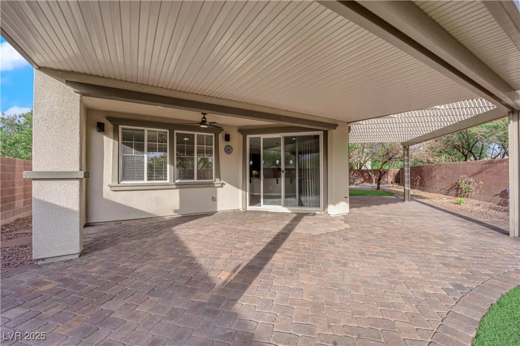 10223 Aragon Crown, Las Vegas, NV 89135