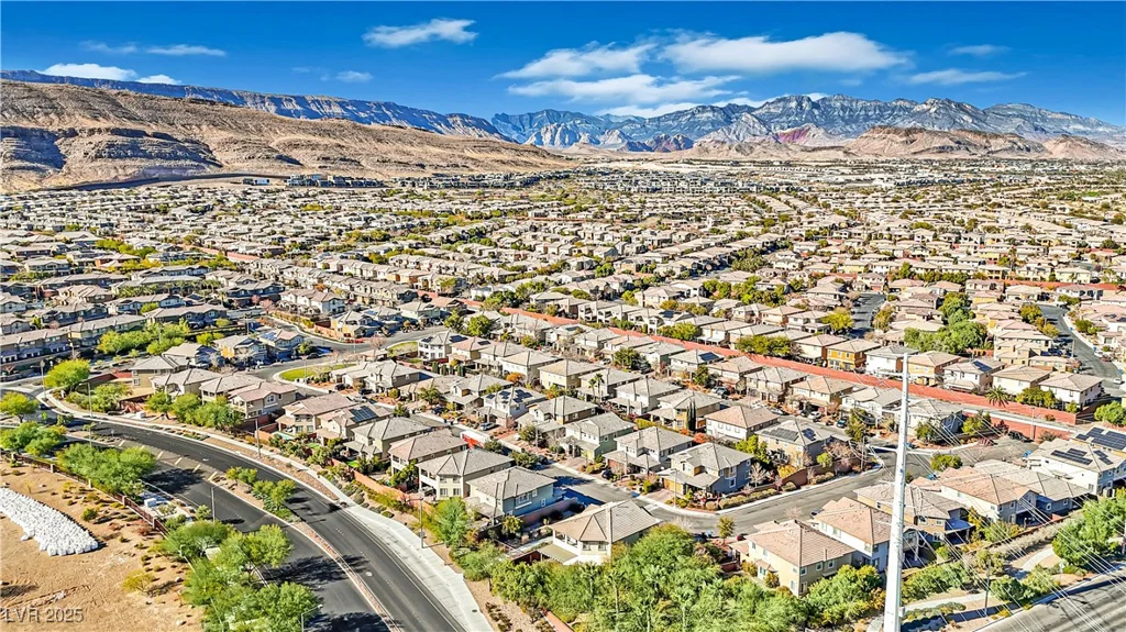 10223 Aragon Crown, Las Vegas, NV 89135