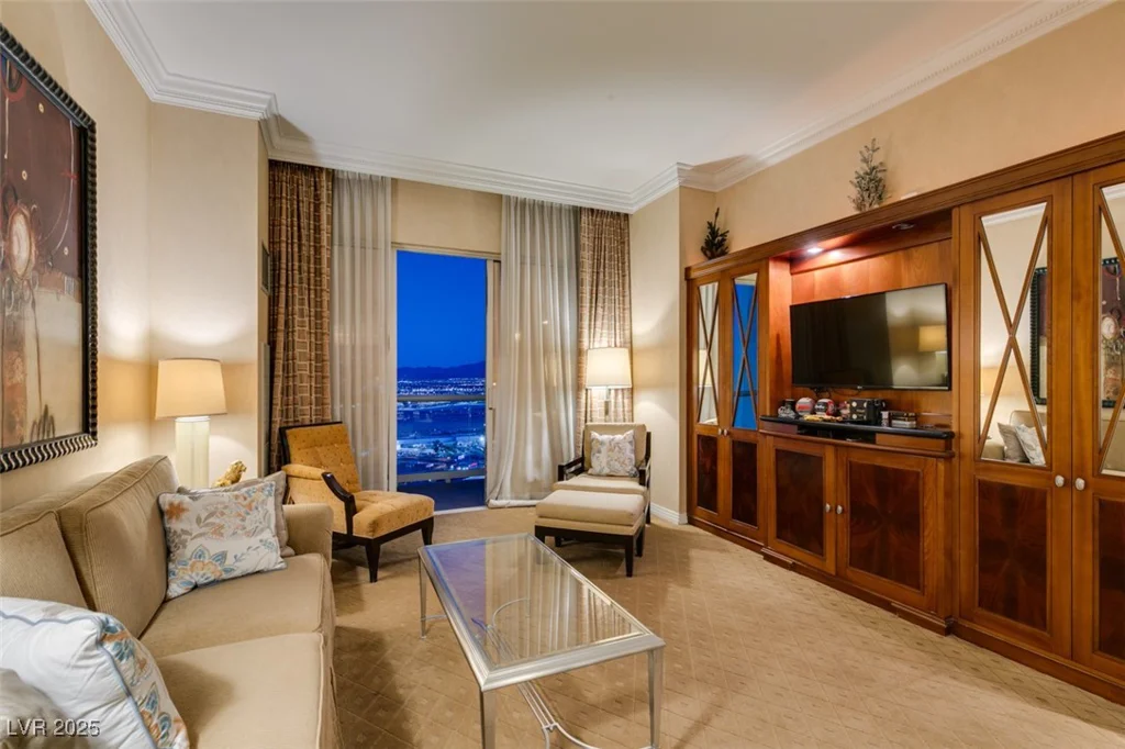 145 HARMON, Las Vegas, NV 89109