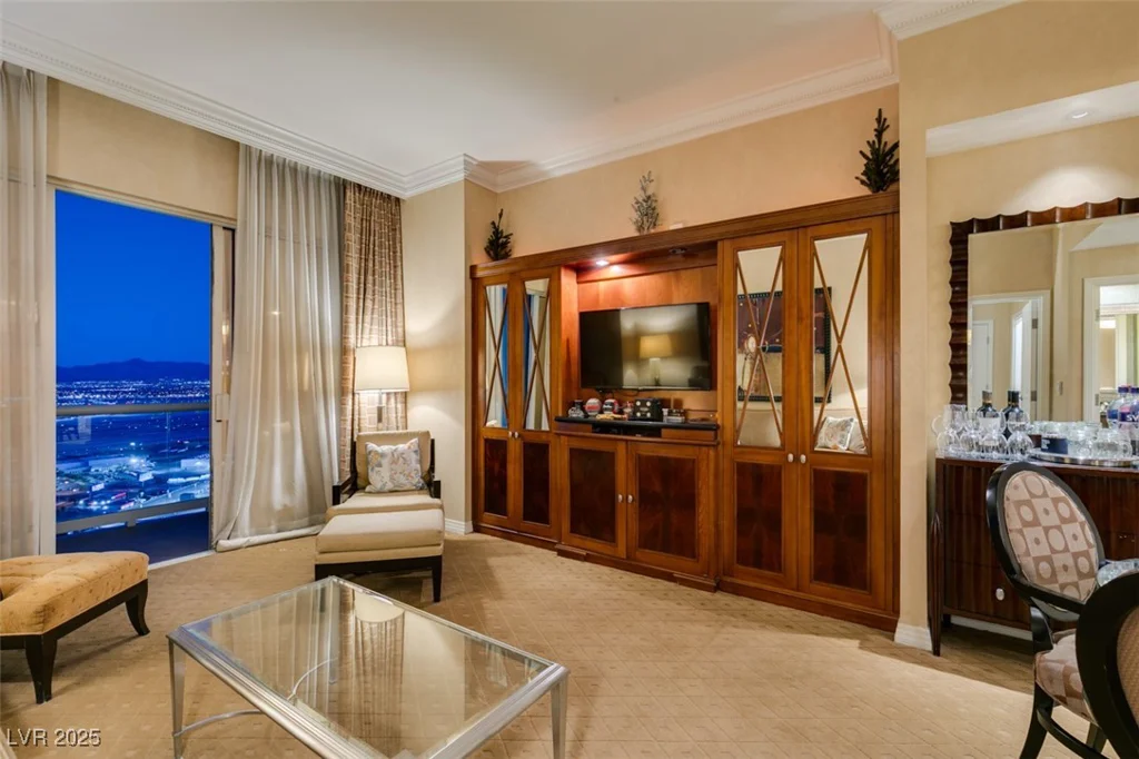 145 HARMON, Las Vegas, NV 89109