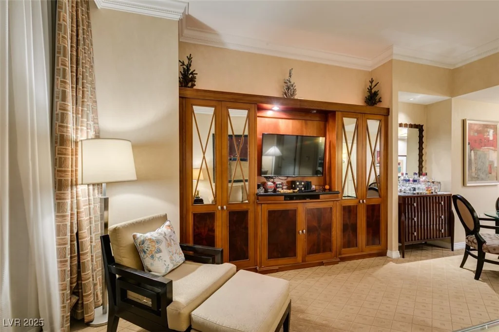 145 HARMON, Las Vegas, NV 89109