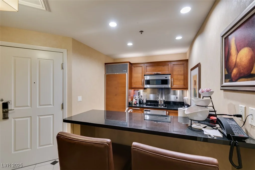 145 HARMON, Las Vegas, NV 89109