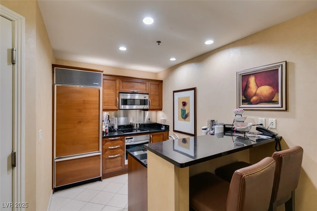 145 HARMON, Las Vegas, NV 89109