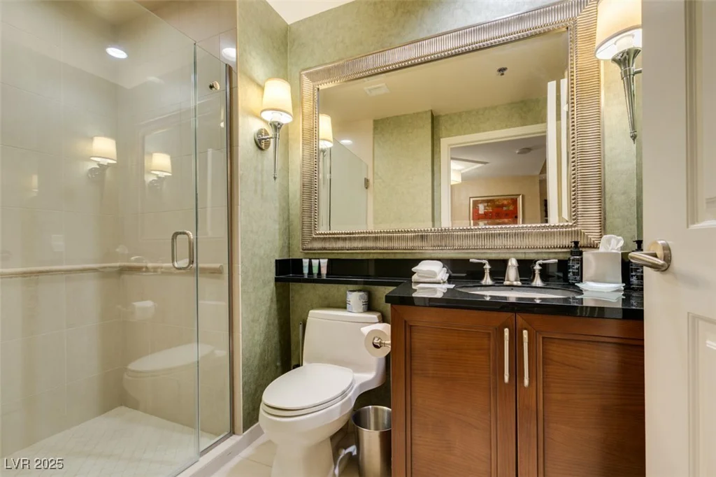 145 HARMON, Las Vegas, NV 89109