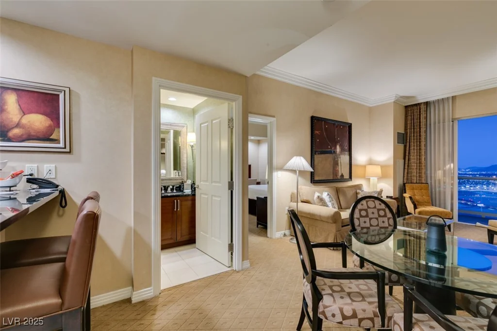 145 HARMON, Las Vegas, NV 89109