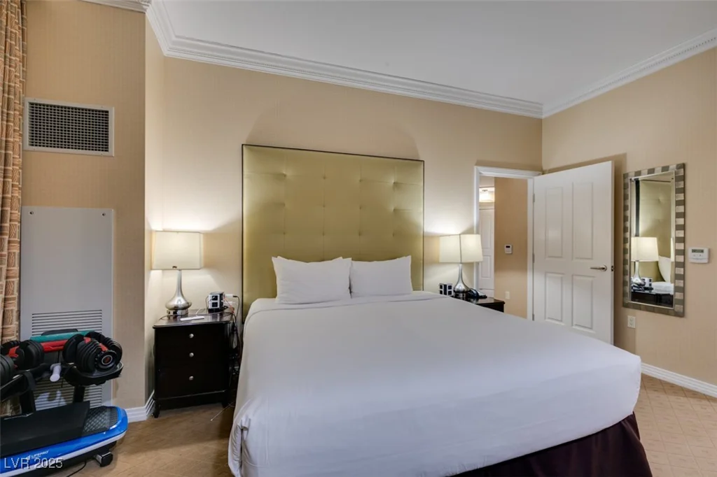 145 HARMON, Las Vegas, NV 89109