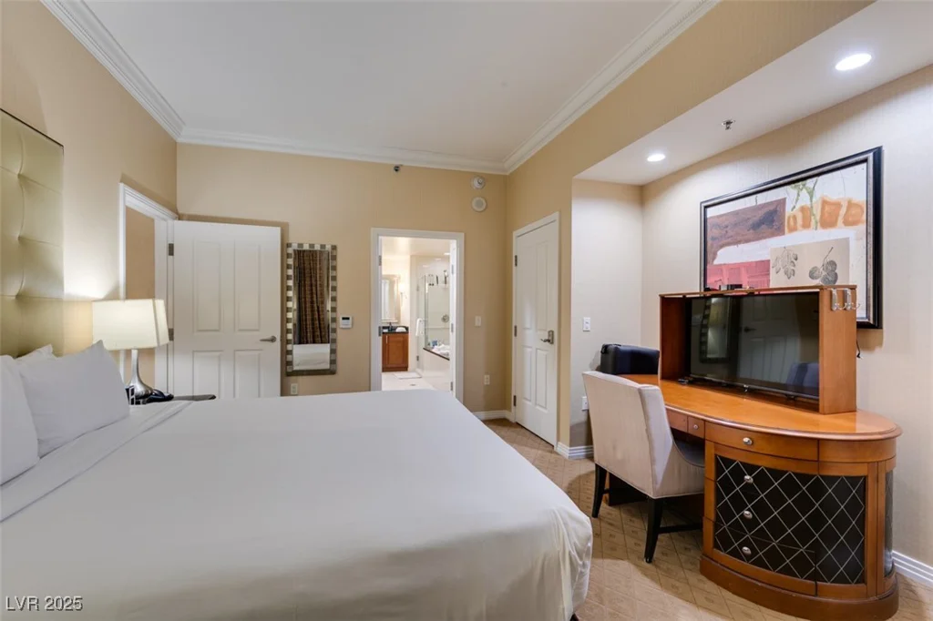 145 HARMON, Las Vegas, NV 89109