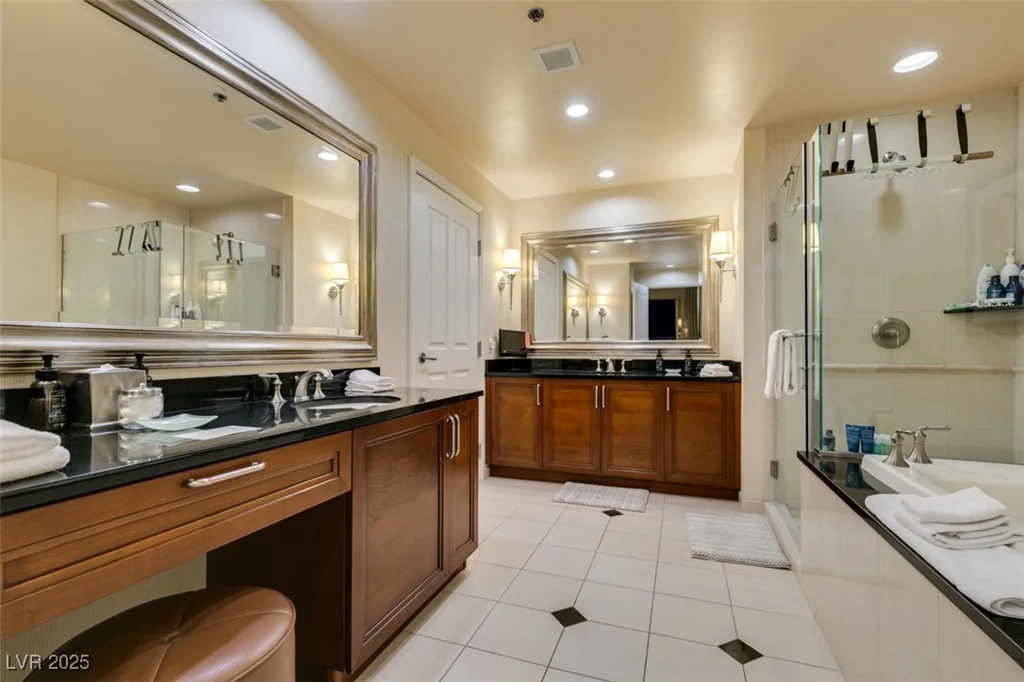 145 HARMON, Las Vegas, NV 89109