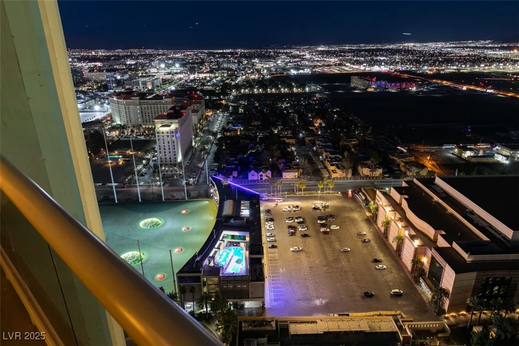 145 HARMON, Las Vegas, NV 89109