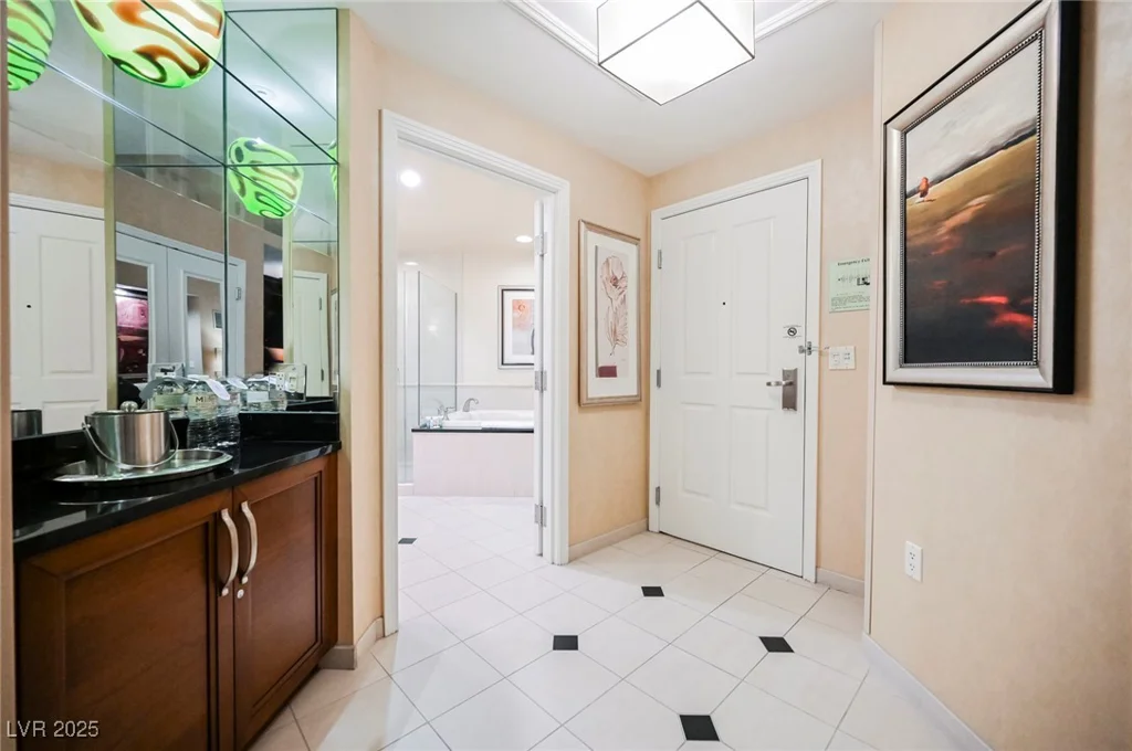 145 HARMON, Las Vegas, NV 89109