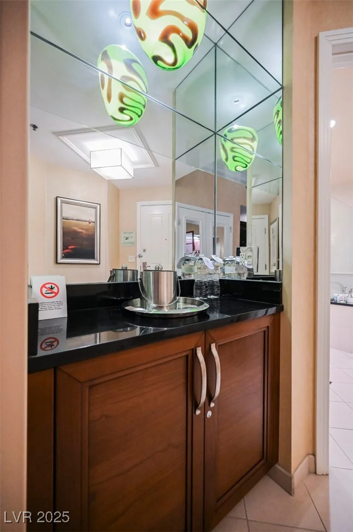 145 HARMON, Las Vegas, NV 89109