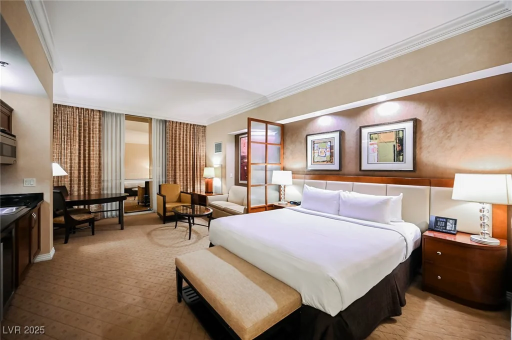 145 HARMON, Las Vegas, NV 89109