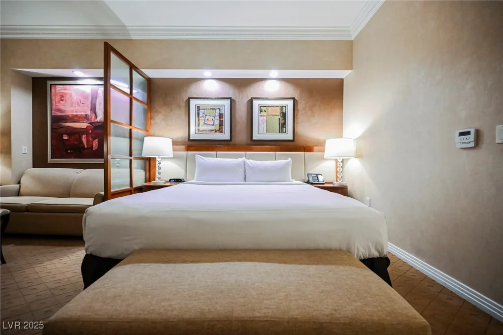 145 HARMON, Las Vegas, NV 89109